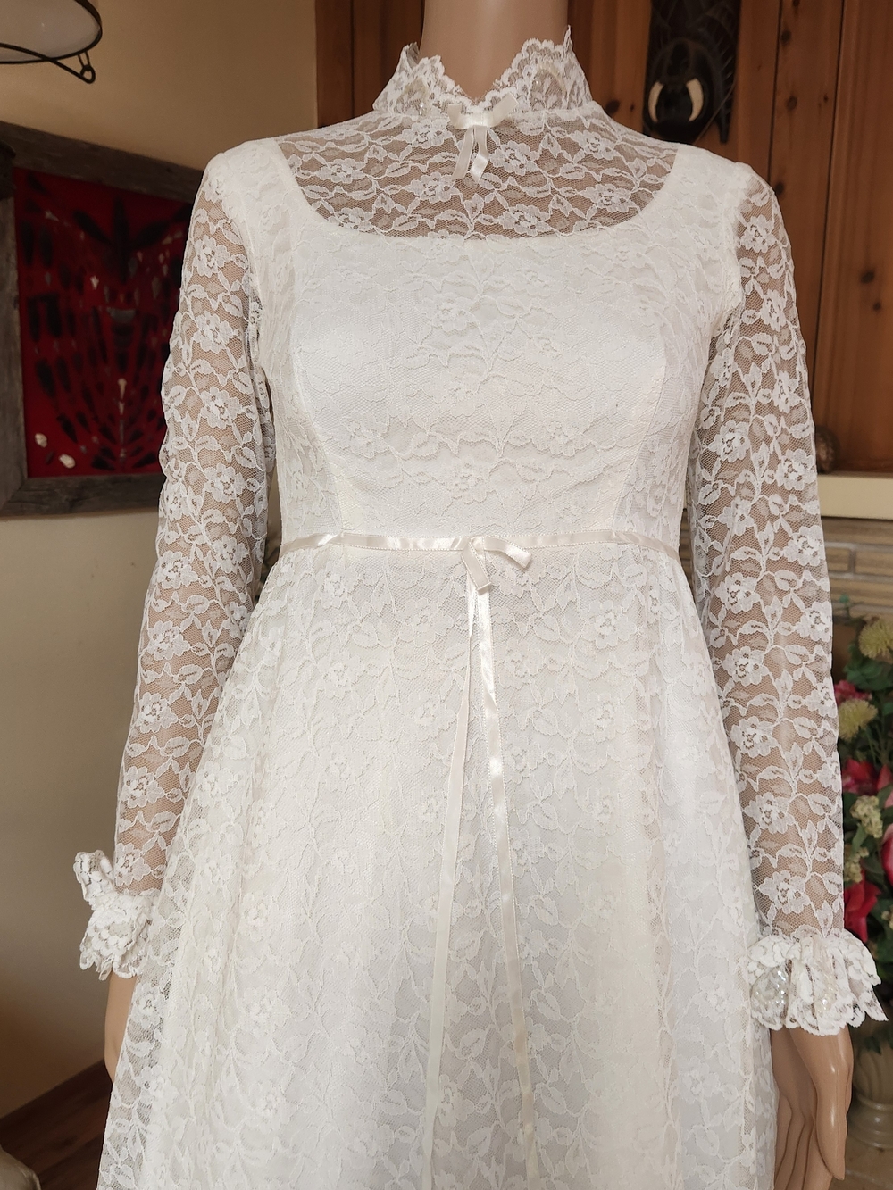 Glimmering 1970s Dream: Bridal Originals Sequin Lace Gown & Sonni of SF Veil Hat - Picture 5 of 16